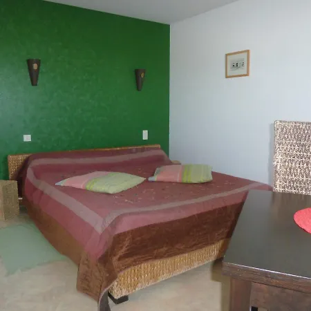 Bed and Breakfast Les Pres-sales